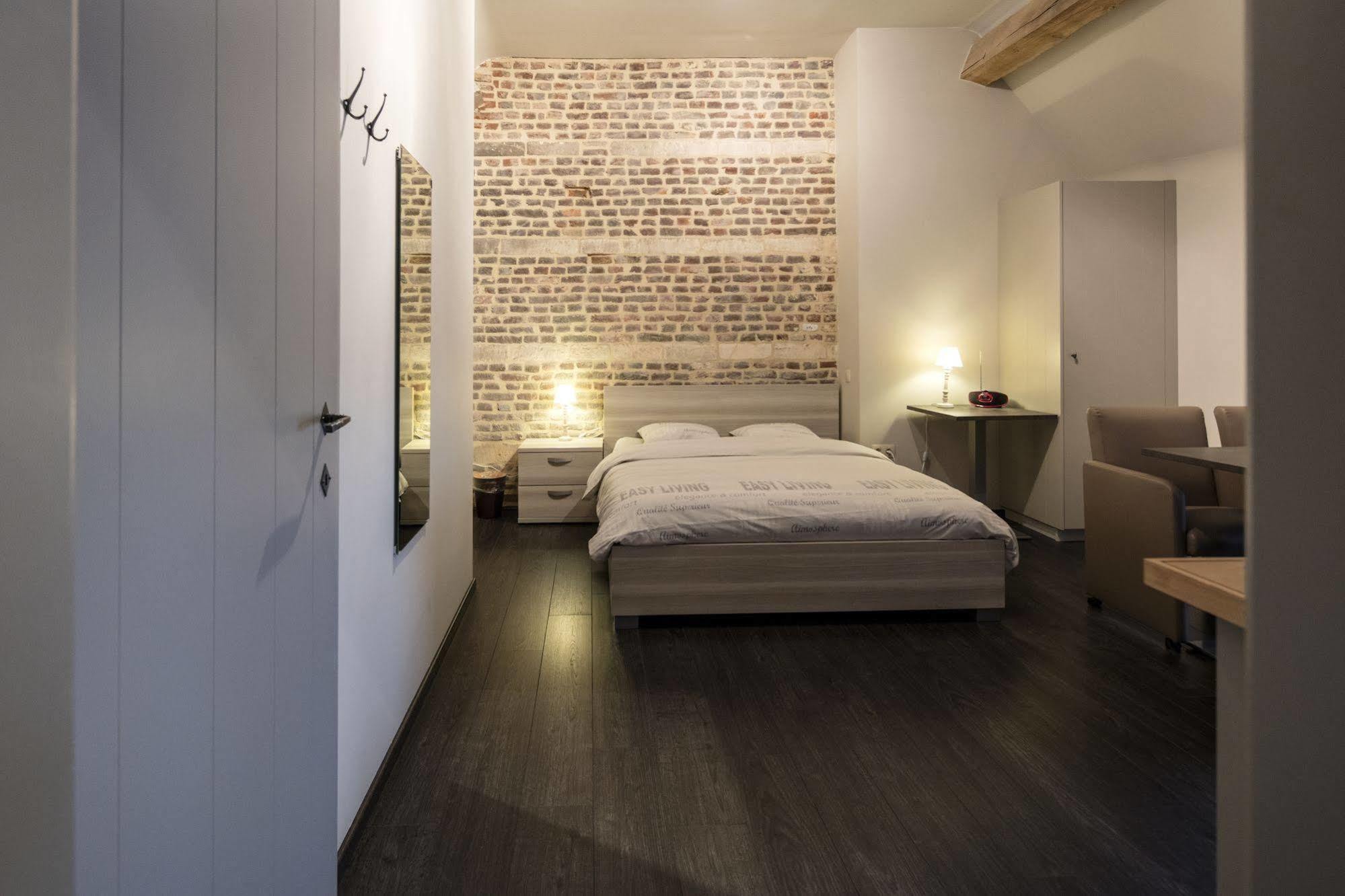 B&B De Oude Winning Riemst Εξωτερικό φωτογραφία